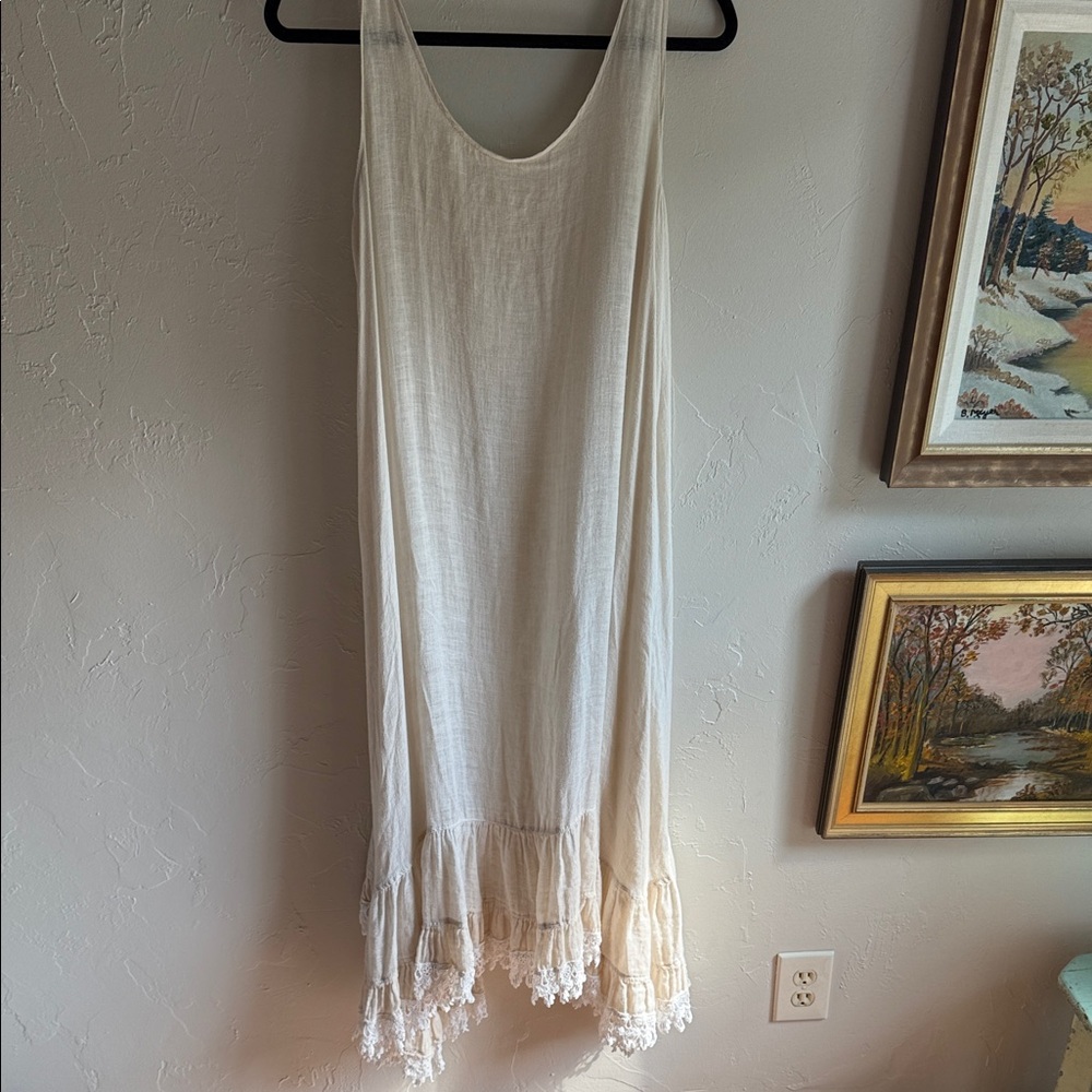 Chic Cream Dress with Lace Trim